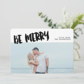 Wees vrolijk Brush Script Holiday Photo Card Feestdagenkaart (Staand voorkant)