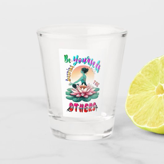 Wees zelf de anderen inspireren shot glas (Voorkant)