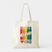 Wees zowel menselijk als vriendelijk -  regenboogg tote bag (Achterkant)