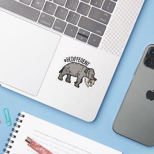 #WeesAnders Amebelodon Sticker (Laptop met iPhone)