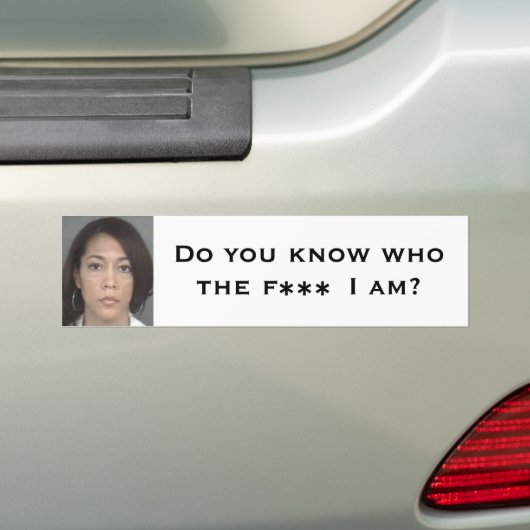Weet je wie de F*** ik ben? Bumpersticker (Op auto)