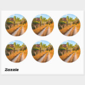 Weg door herfstkleuren ronde sticker (Vel)