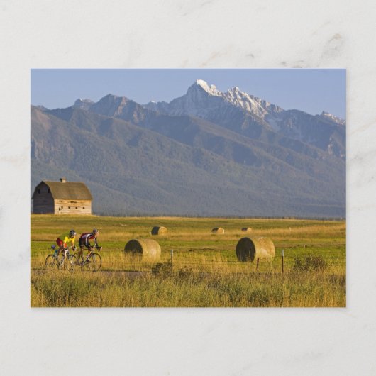 Weg fietsers rennen naar de achterkant van het lan briefkaart (Voorkant)