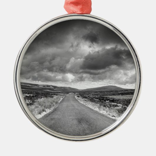 Weg in Rainstorm Metalen Ornament (Voorkant)