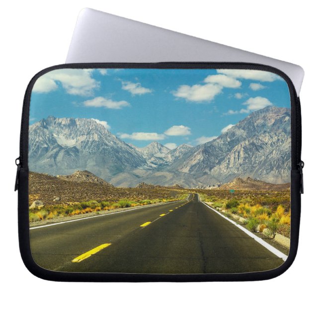 Weg naar het Sabrina-bekken  Laptop Sleeve (Voorkant)