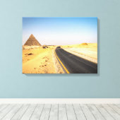 Weg naar piramides canvas afdruk (Insitu (Houten vloer))