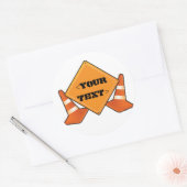 WEGBORD CONSTRUCTIE AAN TE PASSEN, <YOURTEXT> RONDE STICKER (Envelop)