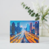 Wegen door de skyline van de grote stad feestdagenkaart (Staand voorkant)