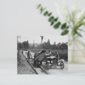 Wegploeg aan het werk, 1925 briefkaart (Staand voorkant)
