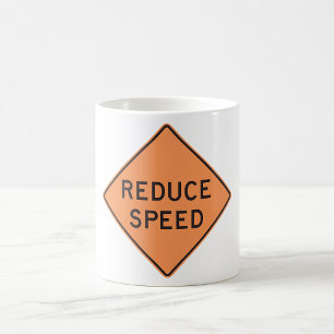 Wegwijzer voor lagere snelheid koffiemok