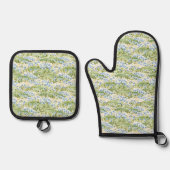 Weide met blauwe bloemen ovenwant & pannenlap set (Voorkant)