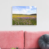 Weide van penstemon-wilde bloemen in de canvas afdruk (Insitu (Woonkamer))
