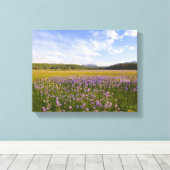 Weide van penstemon-wilde bloemen in de canvas afdruk (Insitu (Houten vloer))