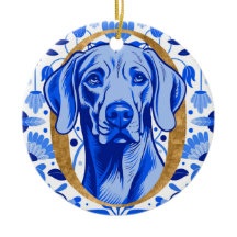 Weimaraner die door de letter "O" in Goud gluurt