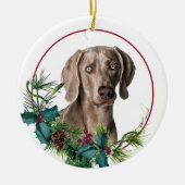 Weimaraner Dog Evergreen Berry Wreath Keramisch Ornament (Voorkant)