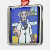 WEIMARANER DOKTER METALEN ORNAMENT (Links)