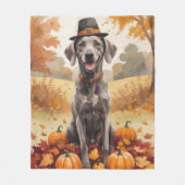Weimaraner In Herfstbladeren Thanksgiving Kunst Fleece Deken (Voorkant)