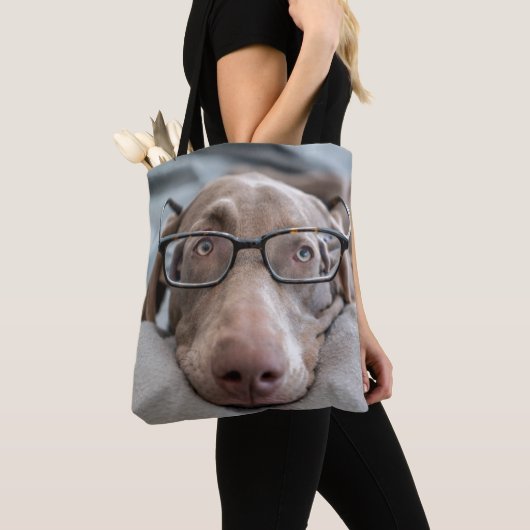 Weimaraner in slimme bril tote bag (Dichtbij)
