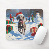 Weimaraner Rent in de Sneeuw met Kerstmuts Muismat (Met muis)