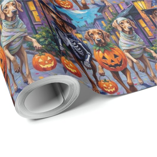 Weimaraner Trick-or-Treating in Halloween Costumes Cadeaupapier (Rol Hoek)