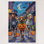 Weimaraner Trick-or-Treating in Halloween Costumes Legpuzzel (Verticaal)