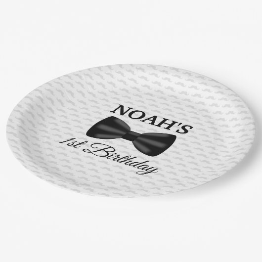 Weinig man met Birthday Paper-Borden Papieren Bordje (Gekanteld)