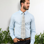 Weinig witte bloemen gevallen naar het landelijke  stropdas