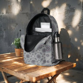 Weinig witte bloemen gevallen naar het platteland bedrukte rugzak