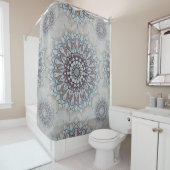 Weinig witte bloemen gevallen naar het platteland douchegordijn (In situ)