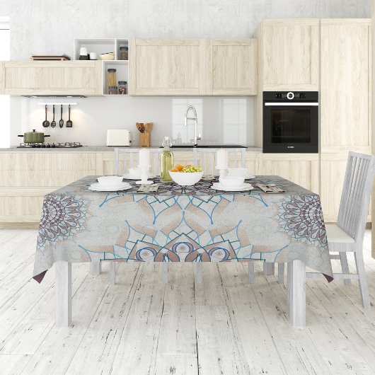 Weinig witte bloemen gevallen naar het platteland tafelkleed