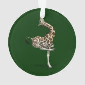 Weird Sportive Giraffe Ornament (achterkant)
