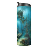 Weird underwater habitat thermosbeker (Geroteerd rechts)