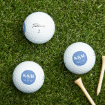 Wekenddatum huwelijk om Golf Balls te onthouden Golfballen<br><div class="desc">Een eenvoudig,  modern ontwerp voor een koppel initiaal en hun speciale datum. Het is geweldig om het evenement te gedenken.</div>