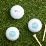 Wekenddatum huwelijk om Golf Balls te onthouden Golfballen<br><div class="desc">Een eenvoudig,  modern ontwerp voor een koppel initiaal en hun speciale datum. Het is geweldig om het evenement te gedenken.</div>