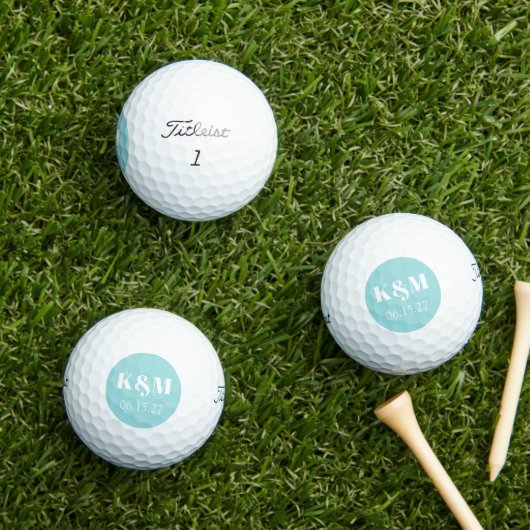 Wekenddatum huwelijk om Golf Balls te onthouden Golfballen (Insitu Gras)