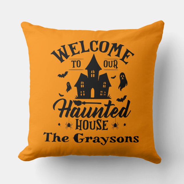 Welcome To Our House Halloween Spooky Decor Kussen (Voorkant)