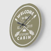 Welcome to the Cabin | Rustic Arrows & Pine Tree Grote Klok (Hoek)