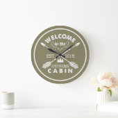 Welcome to the Cabin | Rustic Arrows & Pine Tree Grote Klok (Huis)