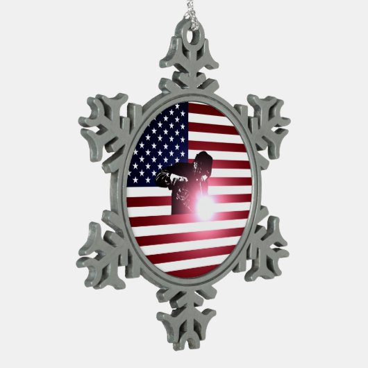 Welder en Amerikaanse vlag Tin Sneeuwvlok Ornament (Links)