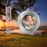 Welkom Baby Foto Geboortestatistieken Keepsake Windgong<br><div class="desc">Eenvoudige foto aan beide zijden met "Welkom Baby!" of tekst van uw keuze,  samen met de naam,  geboortedatum en geboortestatistieken van uw kleintje. Dit zijn geweldige souvenirs en cadeaus voor nieuwe ouders en grootouders.</div>