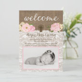 Welkom baby meisje kaart met roze bloemen en kruis (Staand voorkant)