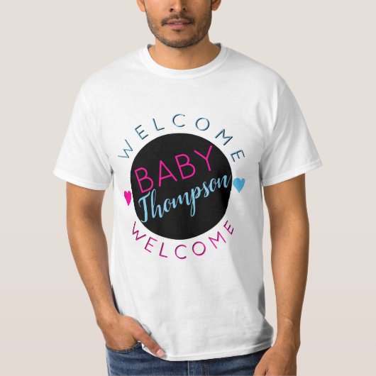 Welkom Baby| Roze & Blauwe Wielen van het Team T-shirt (Voorkant)