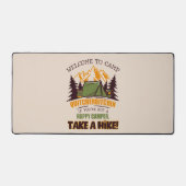 Welkom bij Camp Quitcherbitchin Happy Camper Bureaumat (Voorkant)