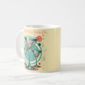 Welkom bij de Atomic Martini Club Triple Play Koffiemok (Voorkant links)