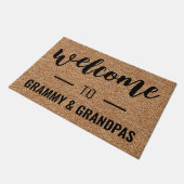Welkom bij Grammy & Grandpas gepersonaliseerd Deurmat (Schuin)