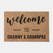 Welkom bij Grammy & Grandpas gepersonaliseerd Deurmat (Voorkant)