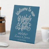 Welkom bij ons, gelukkig na de aangepaste bruiloft reclamebord met voetstuk (Insitu)