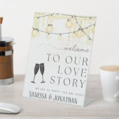 Welkom bij ons liefdesverhaal, aangepaste bruiloft reclamebord met voetstuk (Insitu)