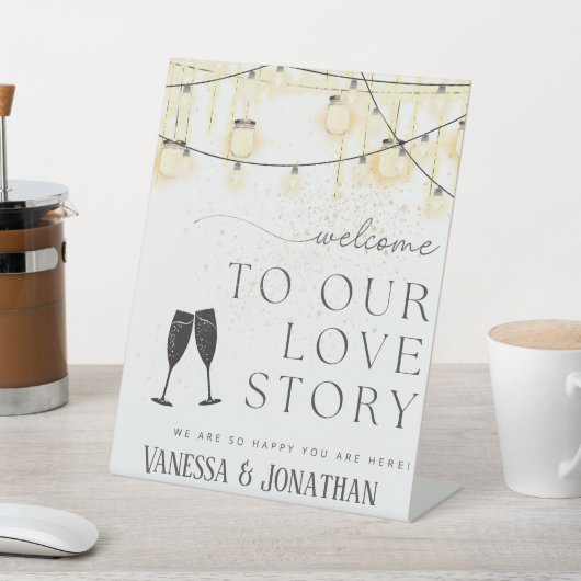 Welkom bij ons liefdesverhaal, aangepaste bruiloft reclamebord met voetstuk (Insitu)