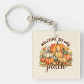 Welkom bij Onze Patch – Cosy Pumpkin Patch Sleutelhanger (Voorkant)